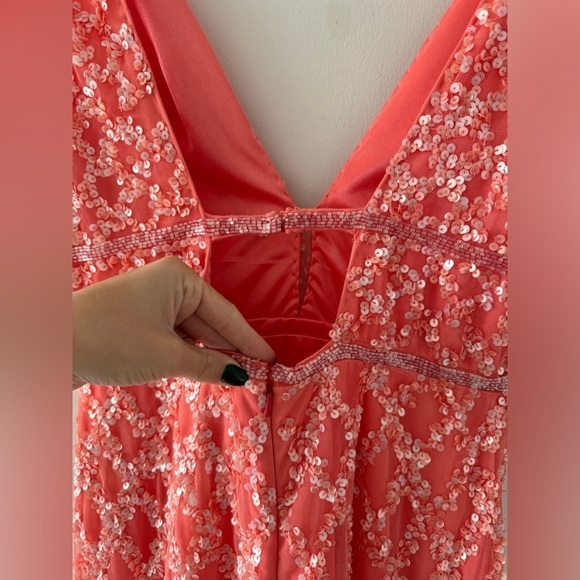 MAC DUGGAL Pink Sequined Plunge Neck Sleeveless Column Gown in Coral 8 - Picture 11 of 12